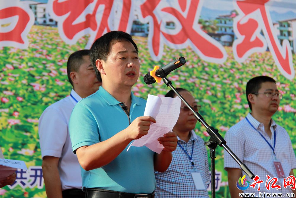 开江县委副书记袁勇,郑学奇,县委常委,常务副县长王忠武,县委常委