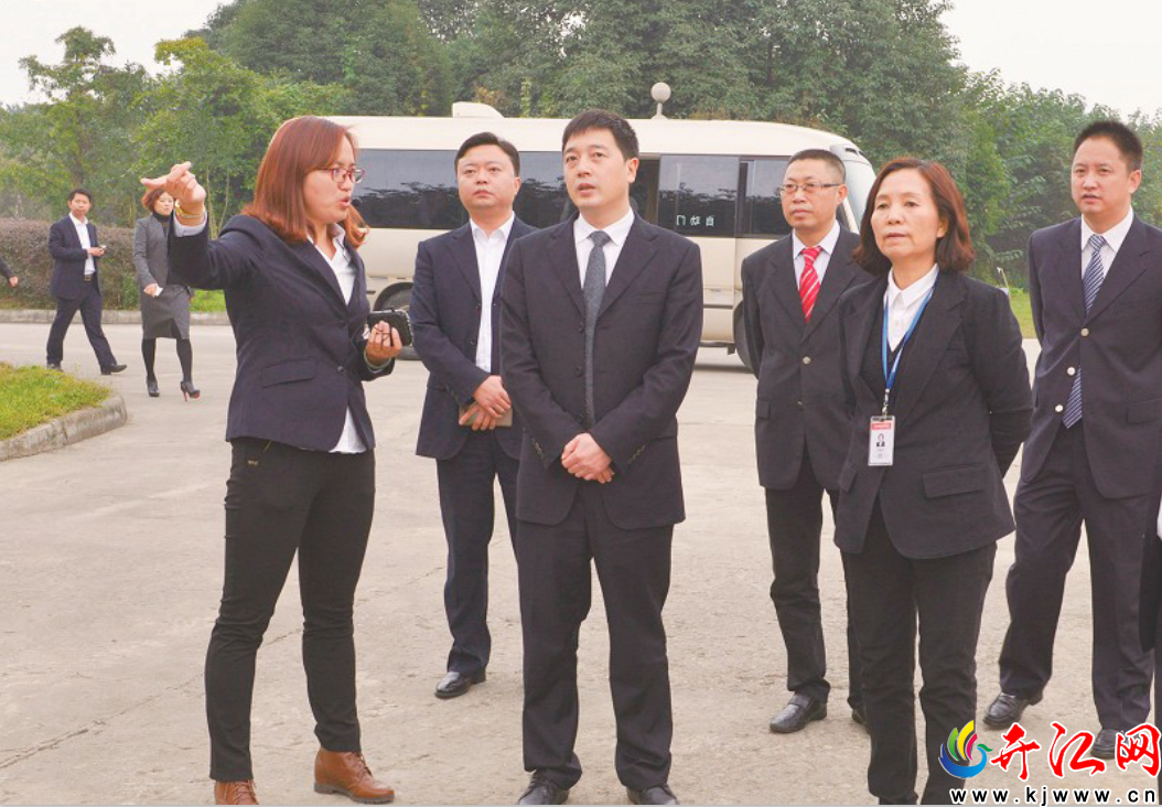 开江县委副书记,县长周建平(右三)带队调研