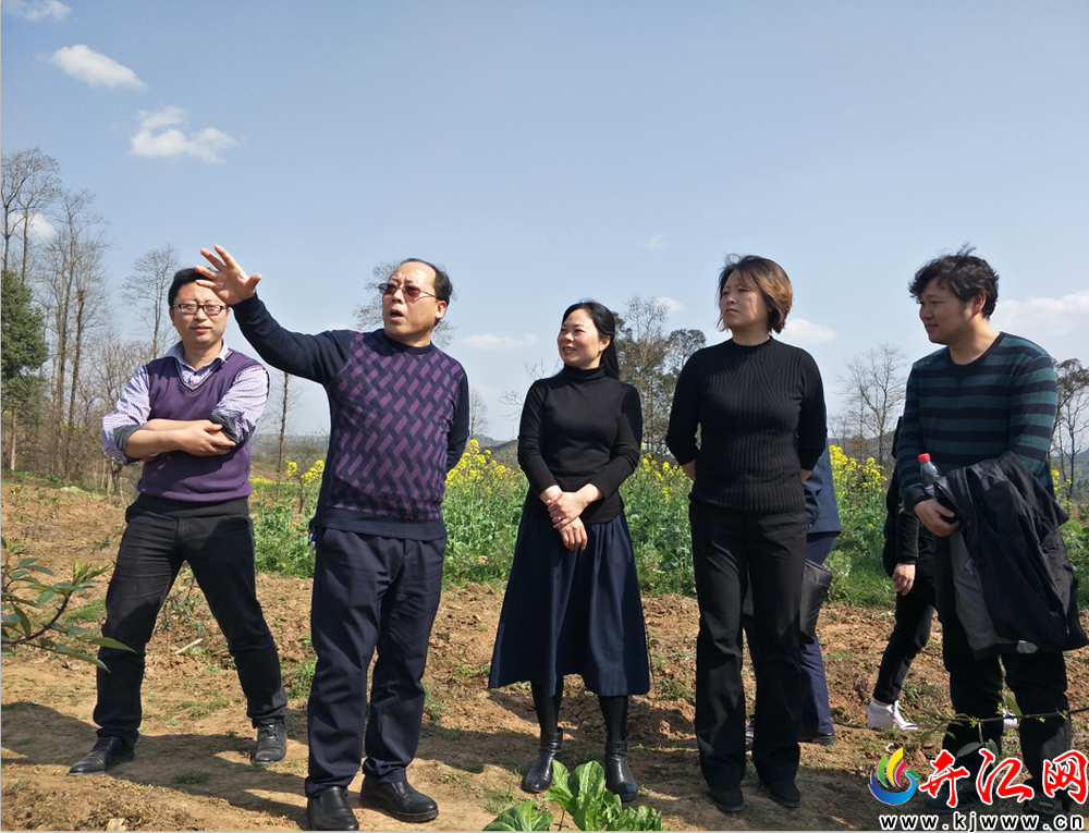 省经信委副主任冯锦花到开江县调研指导脱贫攻坚工作